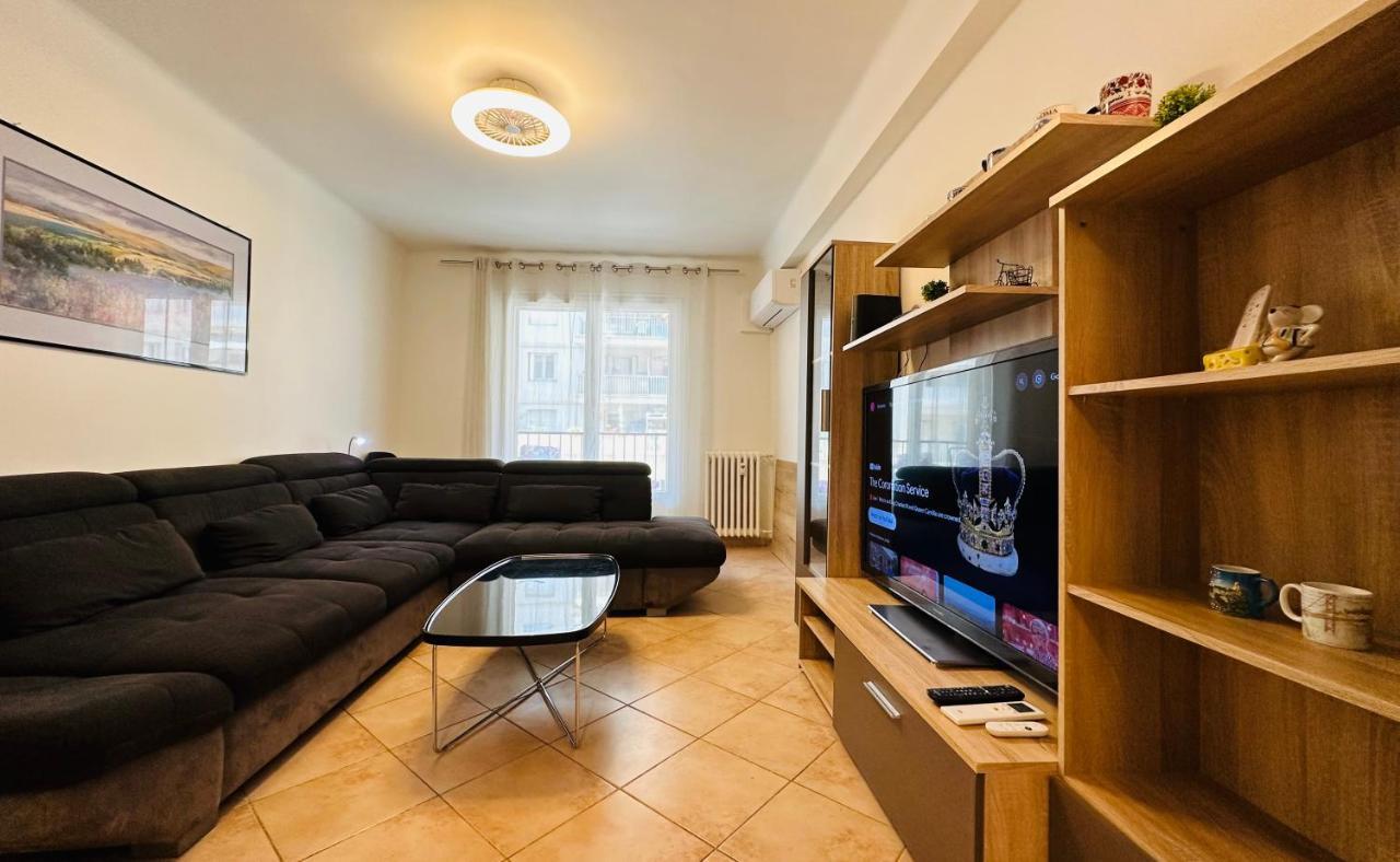 The Nice - 3 Rooms, 3Air Cond, 3Tv, 3Fans, 2 Wc, Wifi Everywhere 5Min Aeroport, Train, Beach, 1Min Tram, 15 Min Centre, Port, Parking Possible 외부 사진