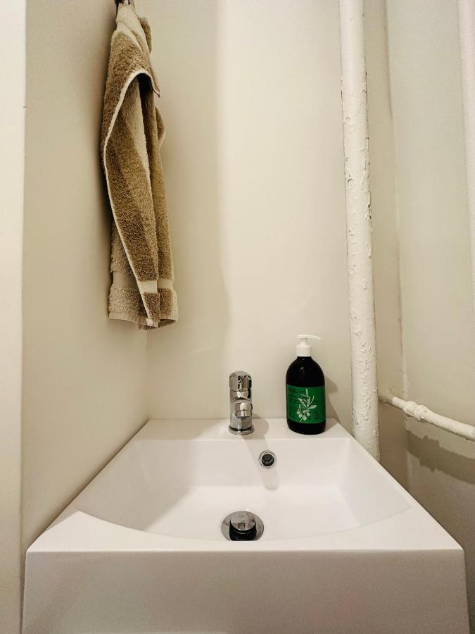 The Nice - 3 Rooms, 3Air Cond, 3Tv, 3Fans, 2 Wc, Wifi Everywhere 5Min Aeroport, Train, Beach, 1Min Tram, 15 Min Centre, Port, Parking Possible 외부 사진